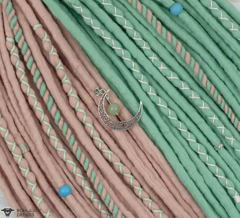 Flamingo in water wool extensions